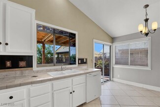 4613 Painted Cliffs Dr, Las Vegas, NV 89108