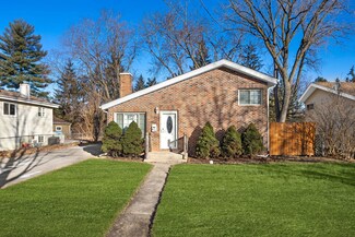 620 W Terrace St, Villa Park, IL 60181
