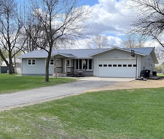 2250 18th Ave, Windom, MN 56101