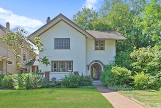 519 N Elmwood Ave, Oak Park, IL 60302