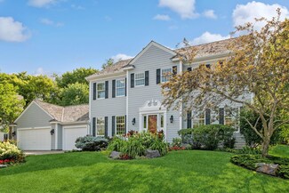 9571 Olympia Dr, Eden Prairie, MN 55347