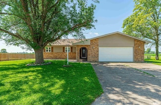 5 Lamplighter Cir, Mount Pulaski, IL 62548