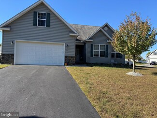 586 Tall Oak Dr, Felton, DE 19943