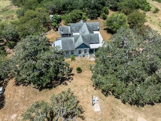 2451 Fm 884, Yorktown, TX 78164