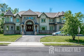 87 Ellmyer Rd, Edison, NJ 08820