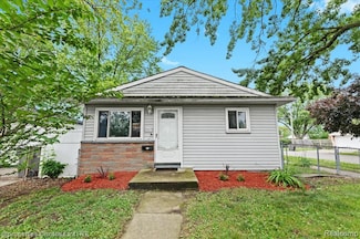 20410 Woodward St, Clinton Township, MI 48035