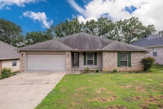 7 Brennan Ln, Little Rock, AR 72227