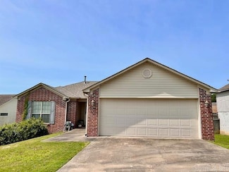 19 Britts Ln, Little Rock, AR 72204