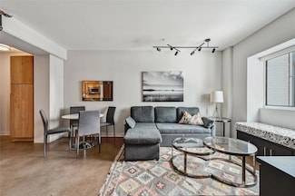 800 Brazos St Unit 1111, Austin, TX 78701