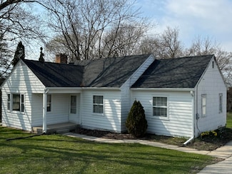 1806 E Main St, Waukesha, WI 53186