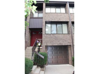 824 Fairways Dr, Oakmont, PA 15139