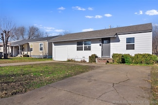 5917 E Newton Place, Tulsa, OK 74115