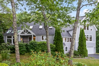 380 Lower Flying Point Rd, Freeport, ME 04032