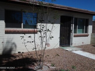 817 N Columbus Blvd, Tucson, AZ 85711