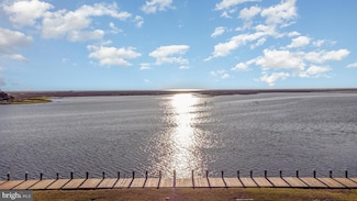 101 Williams St Unit 402, Crisfield, MD 21817