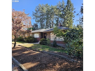 1306 E 2nd St, Newberg, OR 97132