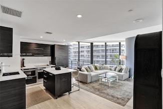 45 SW 9th St Unit 2001, Miami, FL 33130