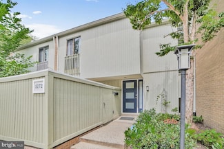 5272 Pooks Hill Rd Unit A-5, Bethesda, MD 20814