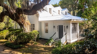 2518 Grace Chapel Rd, Wadmalaw Island, SC 29487