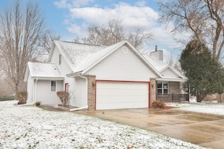 902 Martin Dr, Fredonia, WI 53021