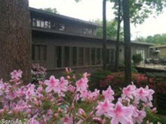 18 W Palisades Dr, Little Rock, AR 72207