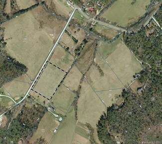 00 Johns Rd, Hogback, NC 28747