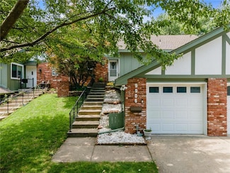 9906 Edelweiss Cir, Shawnee, KS 66203