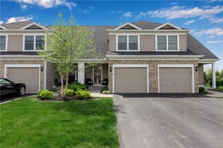 4 Denton Dr, Lancaster, NY 14086