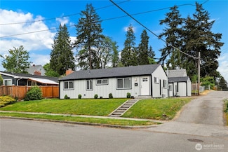 1107 S Adams St, Tacoma, WA 98405