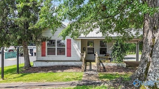 2215 Ringold St, Guntersville, AL 35976