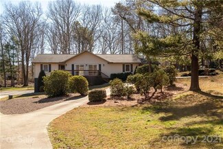 65 Web Place, Mills River, NC 28759
