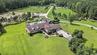 1692 S Morgan Ave, Andrews, SC 29510