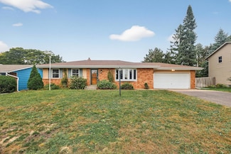 2237 Maple Ln E, Saint Paul, MN 55109