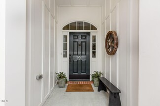 9 Hayden Pond Ln, Chapel Hill, NC 27517