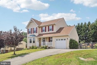 2640 E Colonial Dr, Upper Chichester, PA 19061