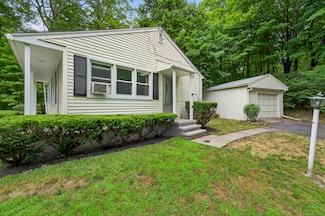 115 Mountain Rd, Farmington, CT 06032