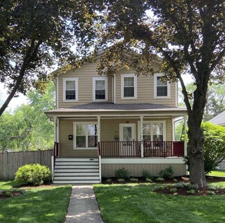 121 N Harvard Ave, Villa Park, IL 60181