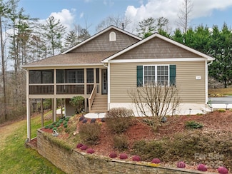 157 Karla Cir, Hendersonville, NC 28739