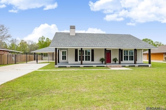 2415 Riverside Dr, Port Allen, LA 70767