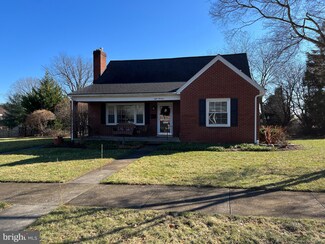 813 Linden Rd, Hershey, PA 17033