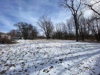 4094 Willow St, Hobart, IN 46342