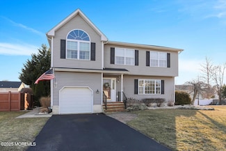 16 Deborah Ln, Howell, NJ 07731