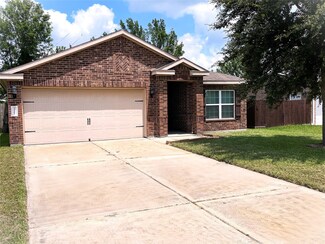2207 Tracy Ln, Highlands, TX 77562