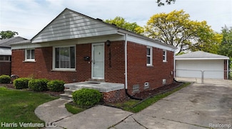 18213 Curtain Ave, Eastpointe, MI 48021