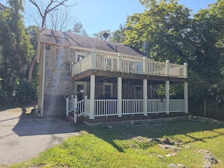 1067 Hartford Turnpike, Waterford, CT 06385