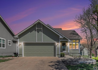 3604 SW Willow Brook Dr, Topeka, KS 66614