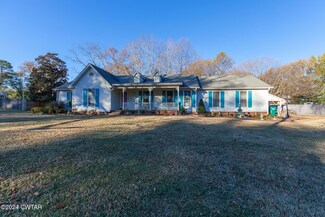 101 Plantation Rd, Jackson, TN 38305