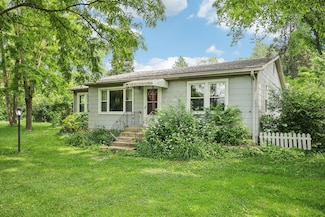N1240 S Lake Shore Dr, Genoa City, WI 53128
