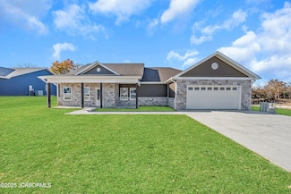 774 Vine Dr, Holts Summit, MO 65043