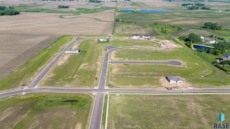 13 High Cross Cir, Crooks, SD 57020